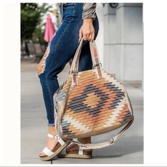 DESERT BOHEMIAN- Weekend Bag - Picture 5 of 10